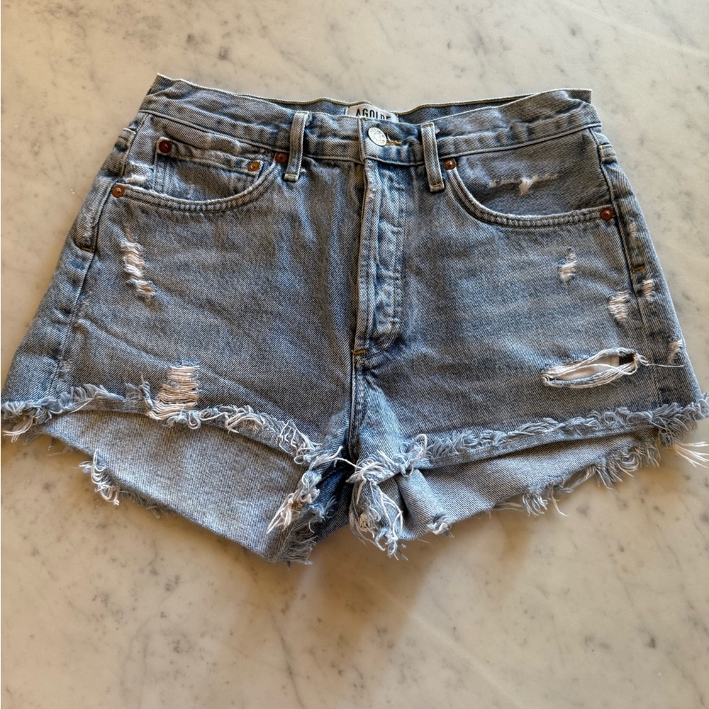 Agolde Short Denim Shorts in Size 26 fits like a 24